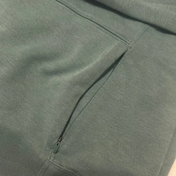 The North Face women Green Hoodie Sweater - Picture 3 of 3